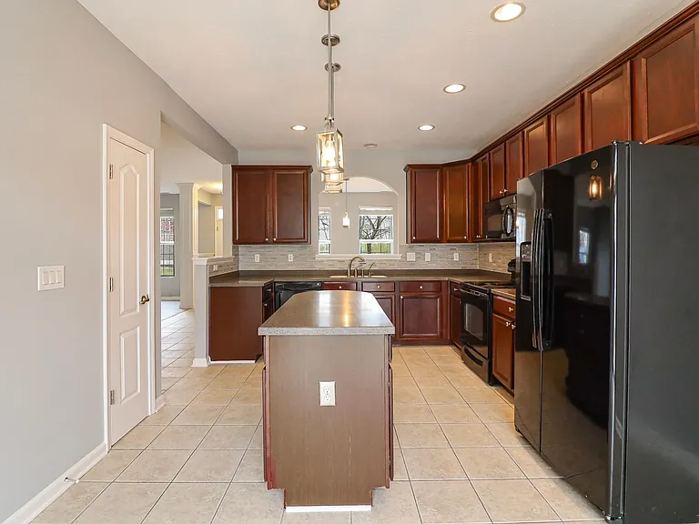 13539 Erlen Dr — Photo 35