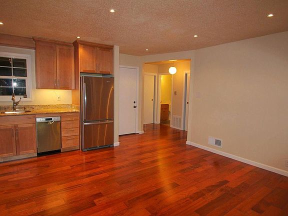 Entry into apartment