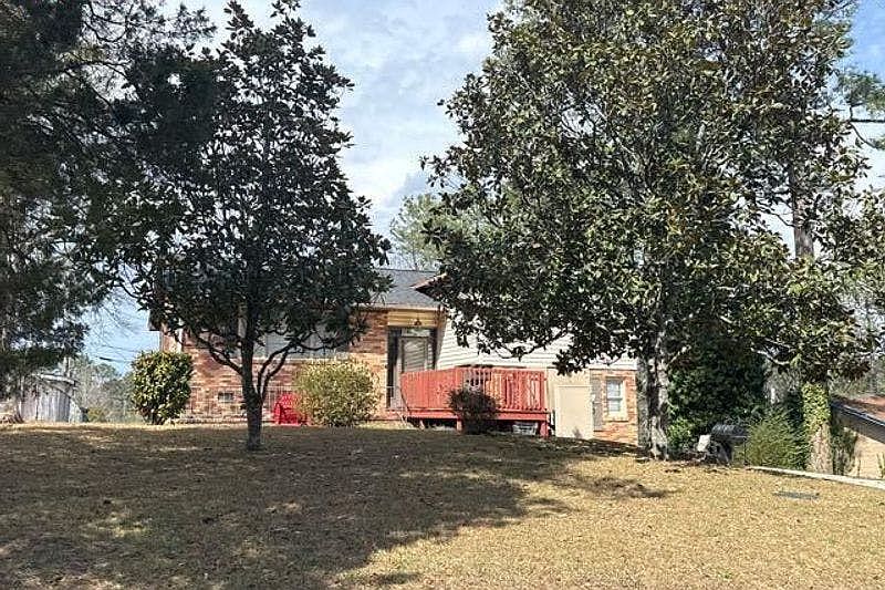 2nd image of 4007 Pine Cone Dr