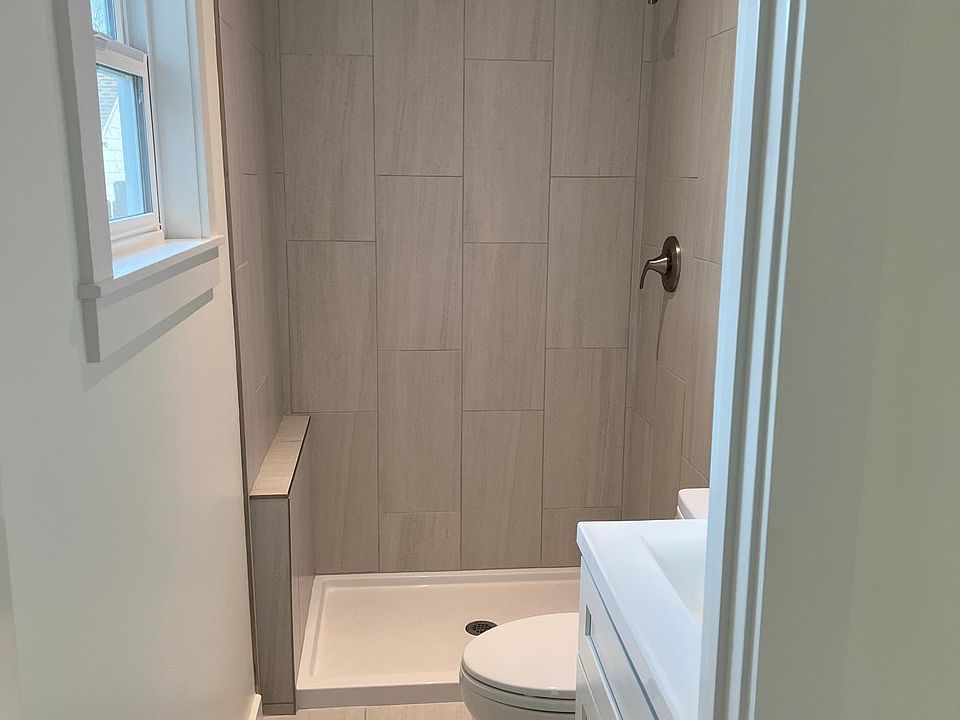 215 English St Petaluma CA Zillow