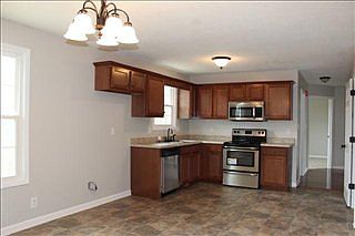 3rd image of 1812 Apex Dr