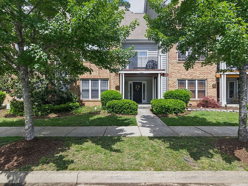 1st image of 985 Hollymeade Cir