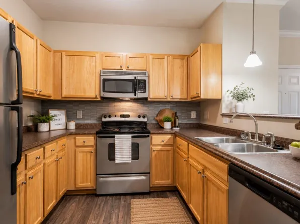 Carden Place Apartment Homes