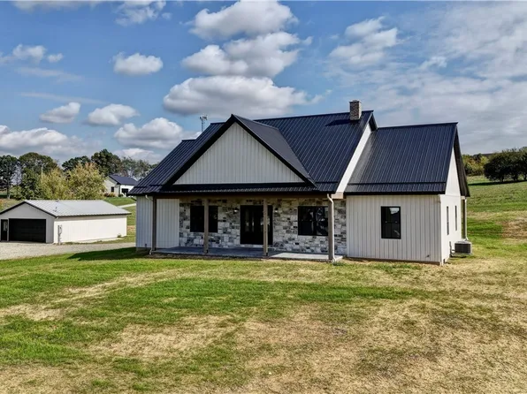 7967 State Route 516 NW, Dundee, OH 44624