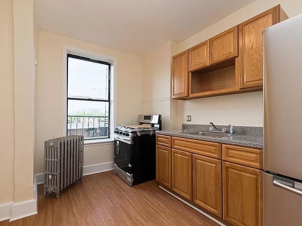 1st image of 261 Quincy St APT 2R