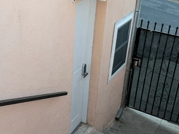 (undisclosed Address), Los Angeles, CA 90029