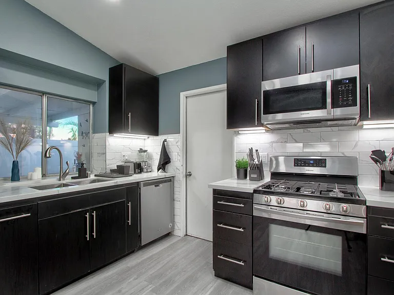 27086 Winchester Creek Ave — Photo 10