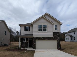 1233 Weavers Trace Dr, Zebulon, NC 27597