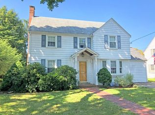 6 Canterbury Rd, Marblehead, MA 01945