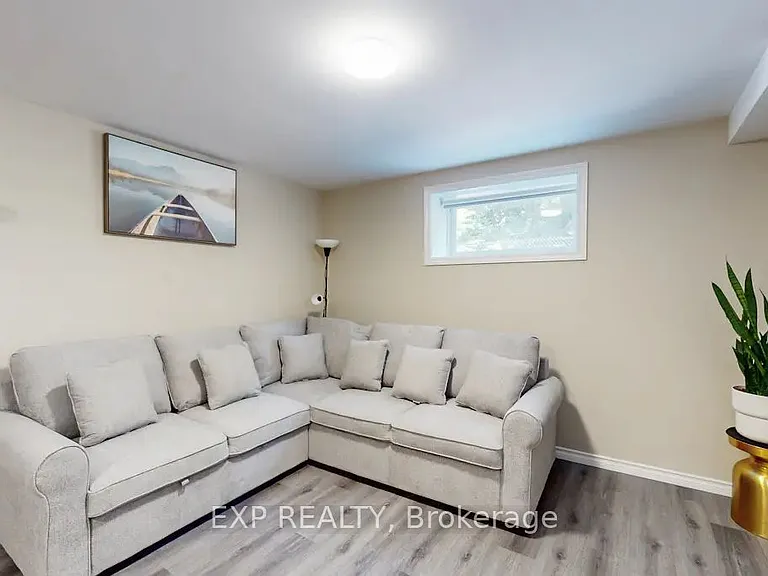 967 Wright Dr #LOWER — Photo 14