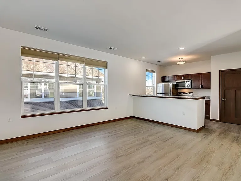 1931 Eastwood Way #1931 — Photo 18