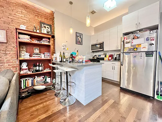 Rented by Keller Williams NYC | media 8
