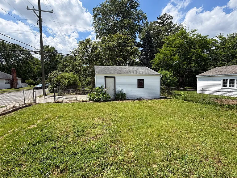 18405 Gillman St — Photo 14