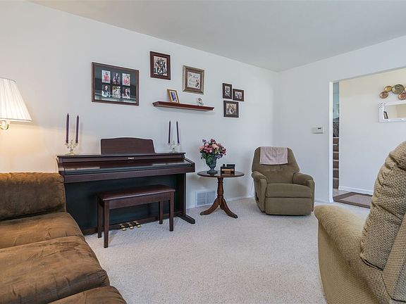 5th image of 1408 Medford Ln