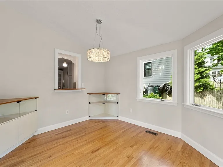 42 Elinor Rd — Photo 31