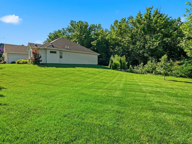 2404 Baxley Dr — Photo 41