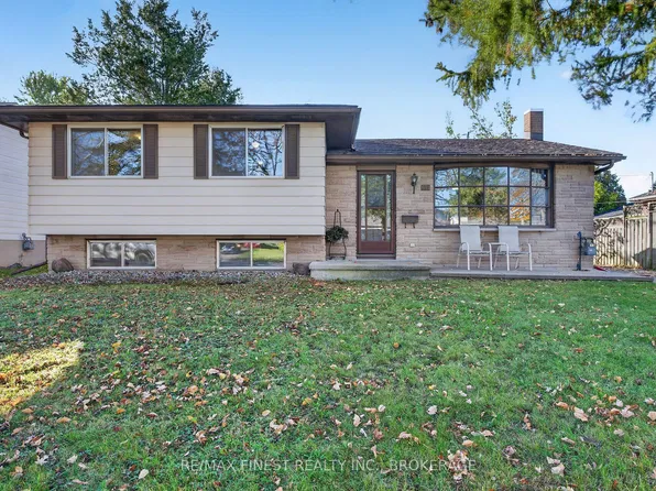 674 Harrow Pl, Kingston, ON K7M 5L9