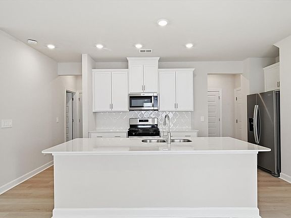 4th image of 132 Bechler Dr