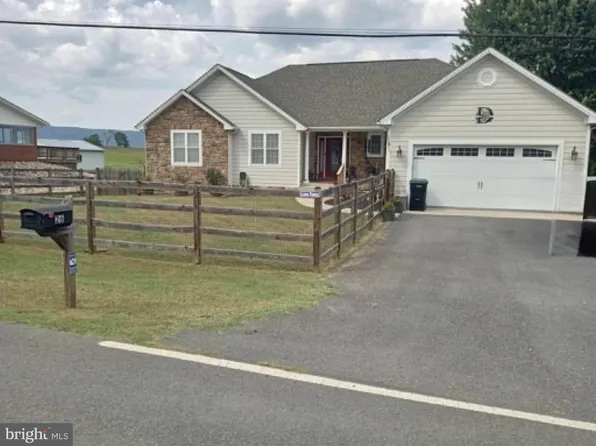 26 Woodland Park Dr, Luray, VA 22835