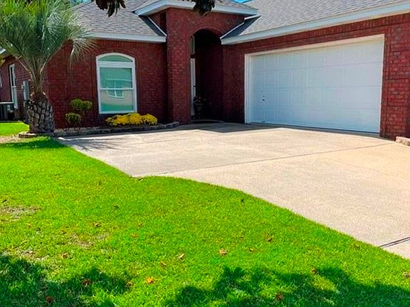 2nd image of 2555 Pine Forest Rd