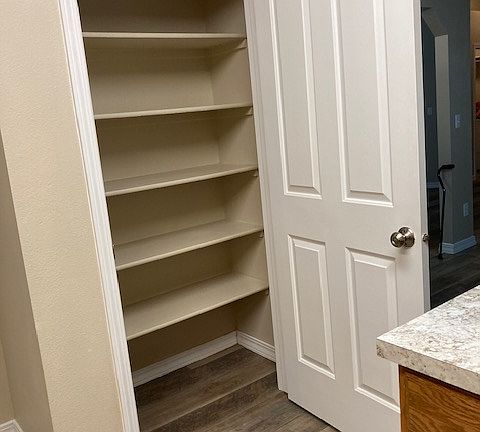 4th image of 550 W Woodbury Dr