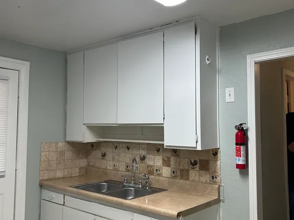 701 Paul St, Warner Robins, GA 31088