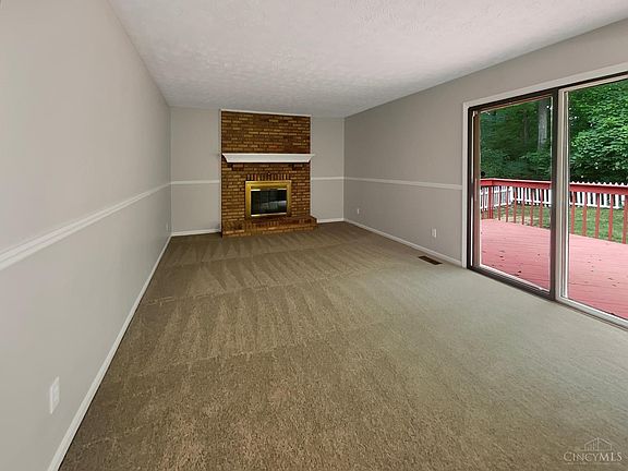 3rd image of 7610 Holliston Pl