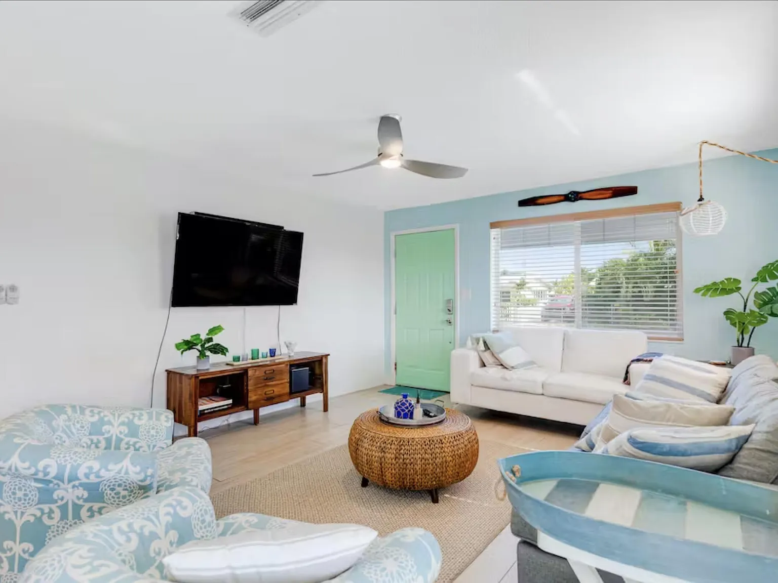 2 bed, 1.0 bath, $3,100 — Photo 4