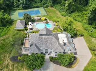 25 Morgan Dr, Morristown, NJ 07960