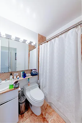 Rented by Douglas Elliman | media 15
