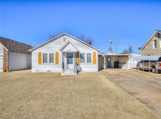 207 NW 1st St, Moore, OK 73160