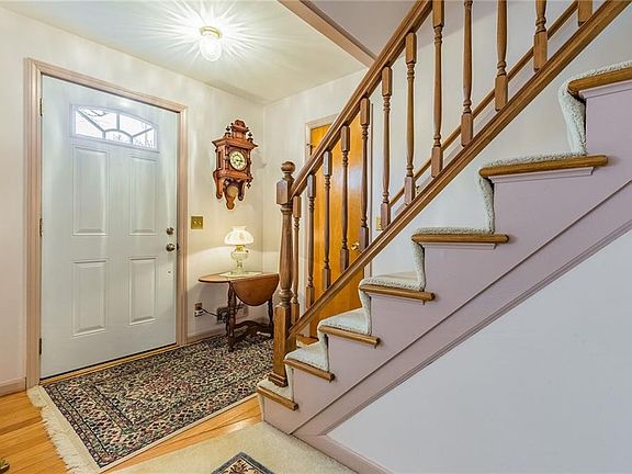 2nd image of 30 Smallwood Dr