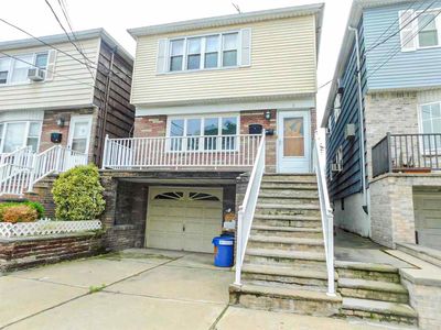 8 E 10th St, Bayonne, NJ, 07002