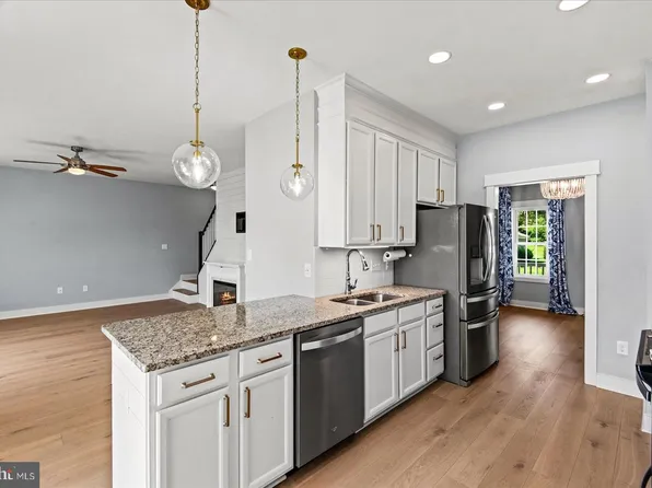 6654 Sacagawea St, Ruther Glen, VA 22546