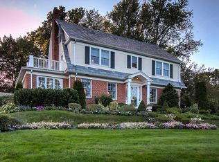 39 Hathaway Ln, White Plains, NY 10605