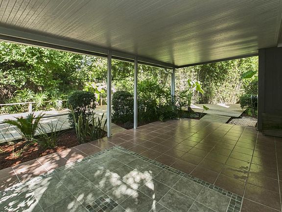 005_Covered Patio