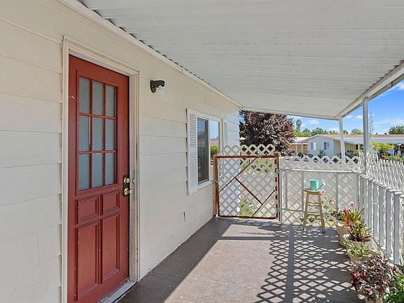 5th image of 2 Bentley Ave