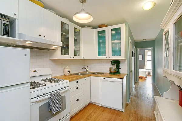 Sold by Corcoran | media 7