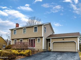 3 Cephalonia Dr, Niskayuna, NY 12309