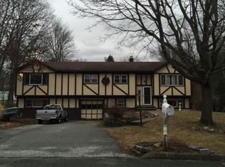 3 Linda Ln, Oak Ridge, NJ 07438