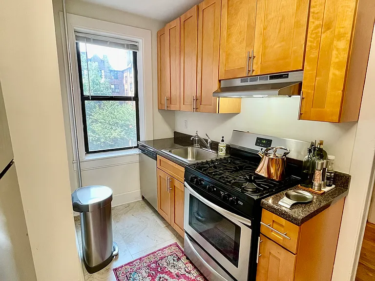 68-11 Burns St #A6 — Photo 9