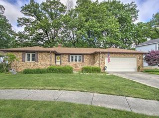 993 S Cedar Hill Dr, Decatur, IL 62521