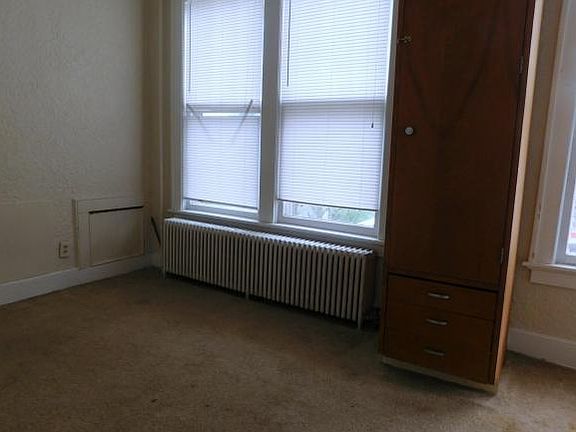 4th image of 20 Doubleday St