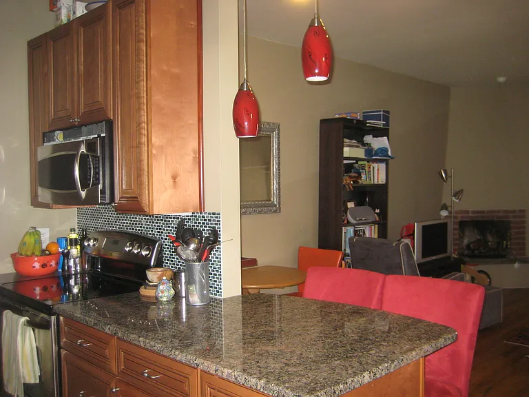 1717 Green St #5 — Photo 3