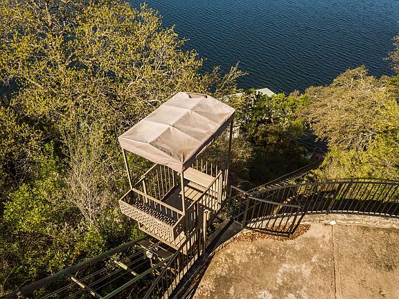 4th image of 2804B Lohmans Ford Rd