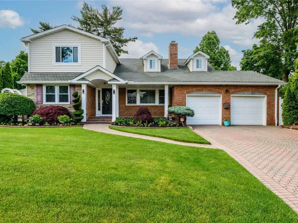 482 Warren Street, Westbury, NY 11590