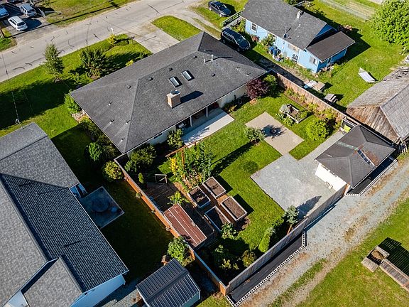 3rd image of 415 Sterling Street