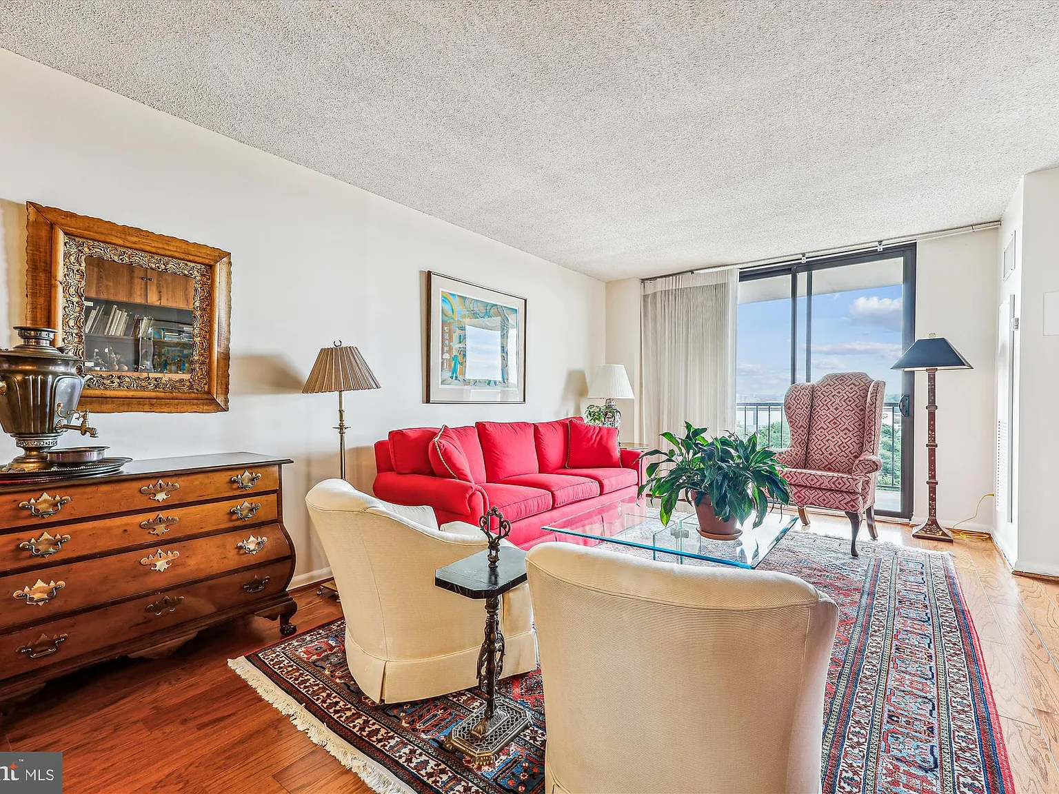 2 bed, 2.0 bath, 1077 sqft, $2,400 — Photo 3