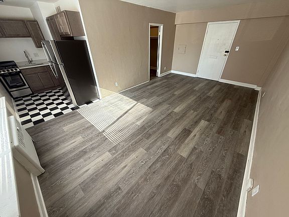 4th image of 1653 N Prospect Ave #320