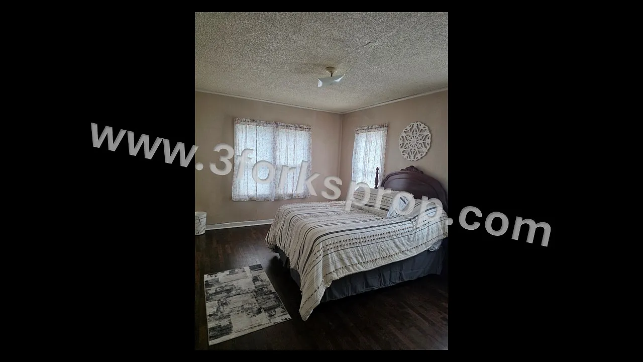 1601 E Broadway St - 2 — Photo 2